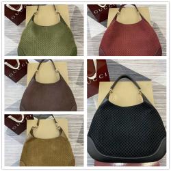 gucci价格古驰 820169 Body双锁扣中号肩背包（压花绒）