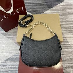 gucci官网价格古驰 815409 GG Emblem系列小号肩背包