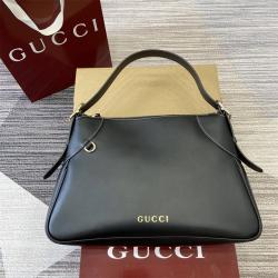 gucci官网价格古驰 815217 GG Emblem系列中号肩背包