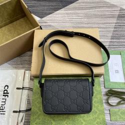 gucci中国官网古驰 794062 GG橡胶效果超迷你手袋斜挎包