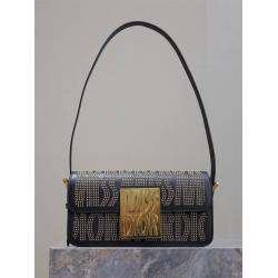 迪奥中文官网 M2610 Miss Dior 翻盖手袋单肩包（铆钉款）