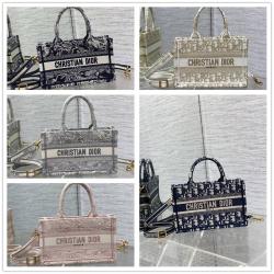迪奥dior官网 S5573 迷你 Book Tote 刺绣托特包（肩带款）