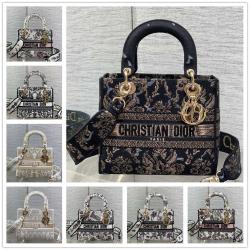 dior官网女包迪奥 M0565 Lady D-Lite 中号五格刺绣戴妃包