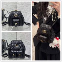 迪奥官方网站 M6302/M6301 Dior Caro 小号/中号双肩包（油蜡皮）